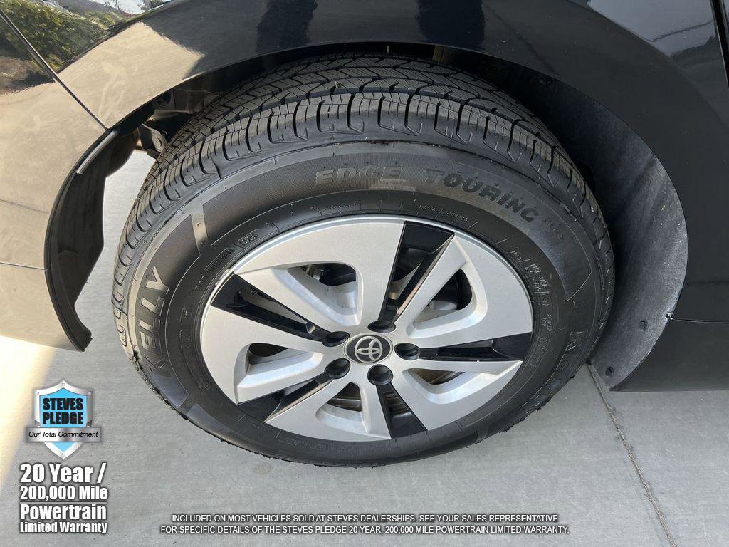 Used 2018 Toyota Prius Two image 34