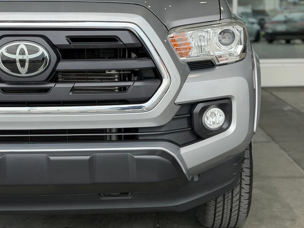 Certified 2019 Toyota Tacoma SR5 AWD/4WD image 5