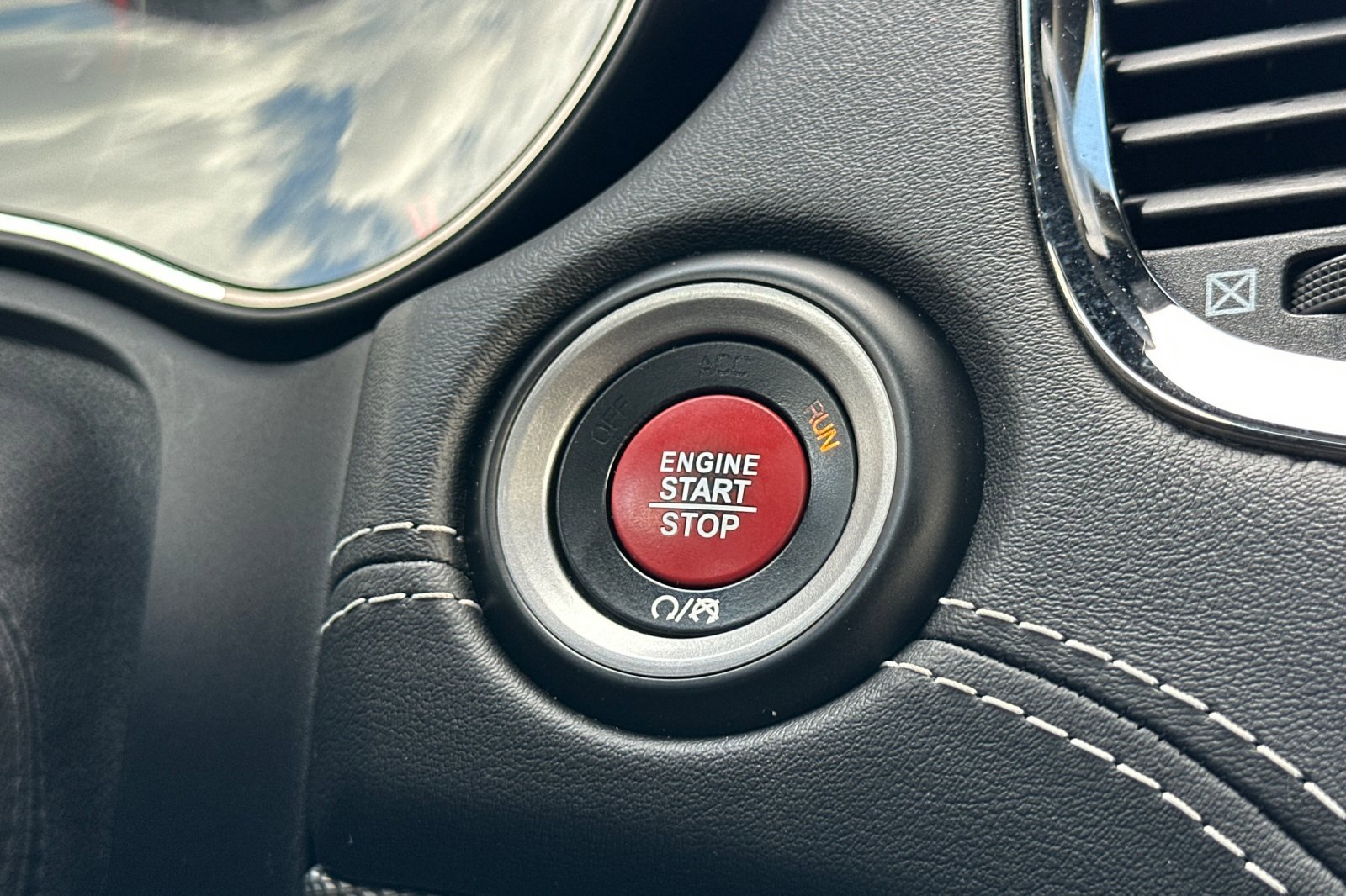Used 2018 Dodge Durango SRT w/ SRT Interior Appearance Group image 35