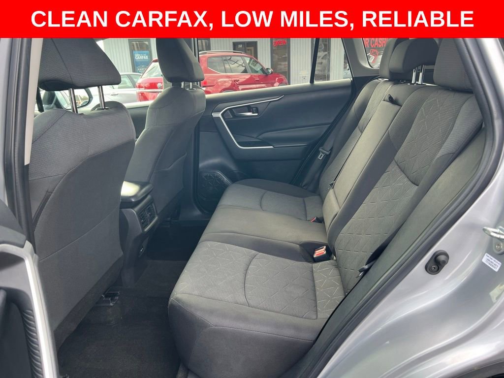 Used 2022 Toyota RAV4 XLE AWD/4WD image 15