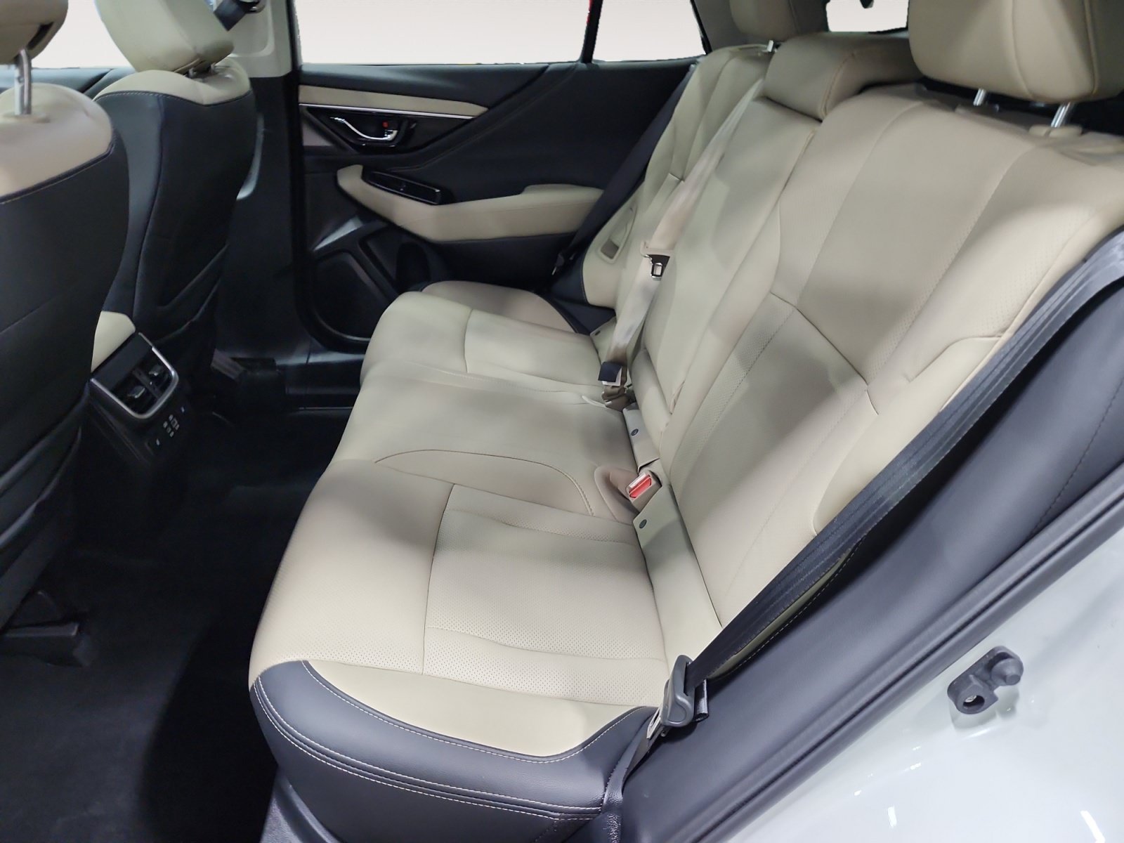 Used 2023 Subaru Outback Limited XT AWD/4WD image 12