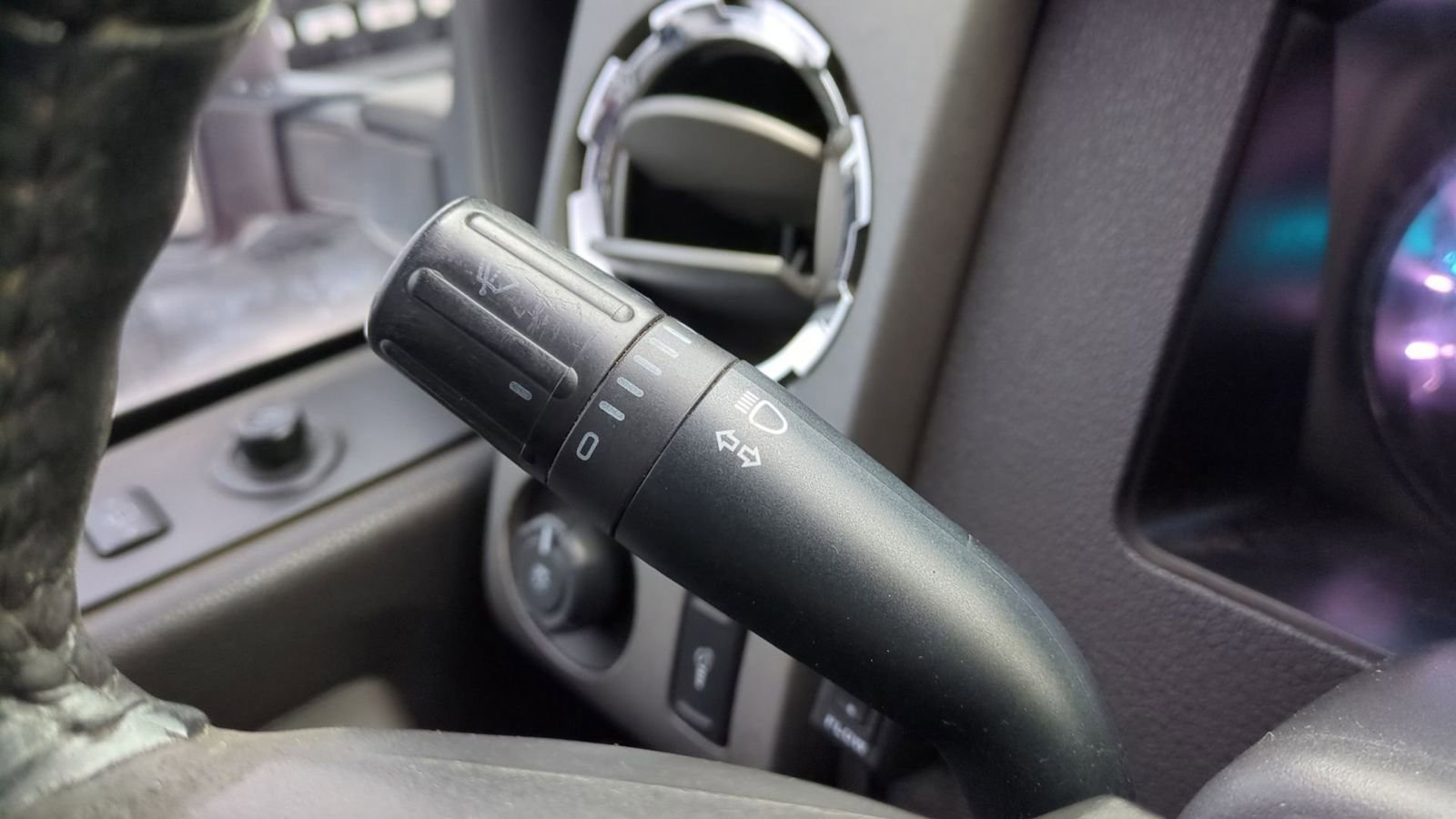 Used 2012 Ford F350 Lariat w/ Chrome Pkg image 24