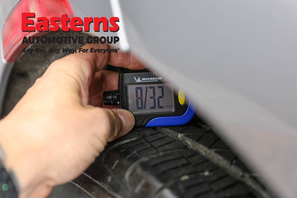 Used 2021 Chrysler Pacifica Touring-L FWD image 32