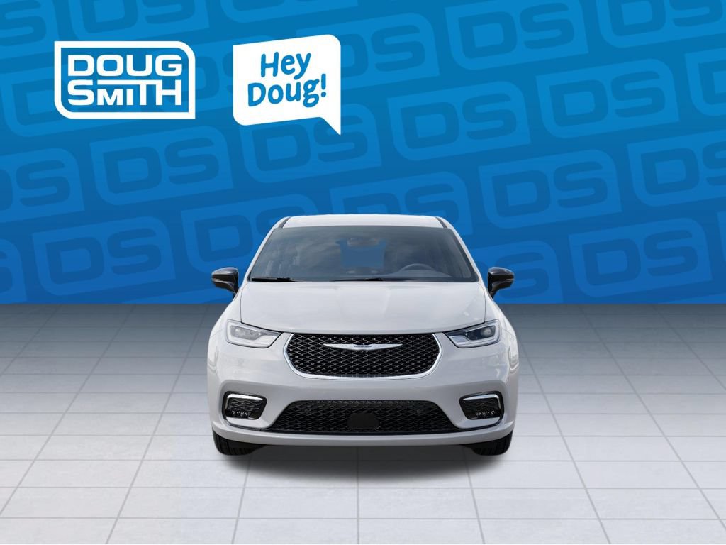 New 2026 Chrysler Pacifica Select AWD/4WD image 6
