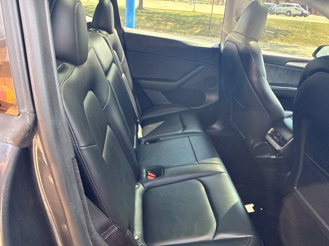Used 2024 Tesla Model Y Long Range AWD/4WD image 19