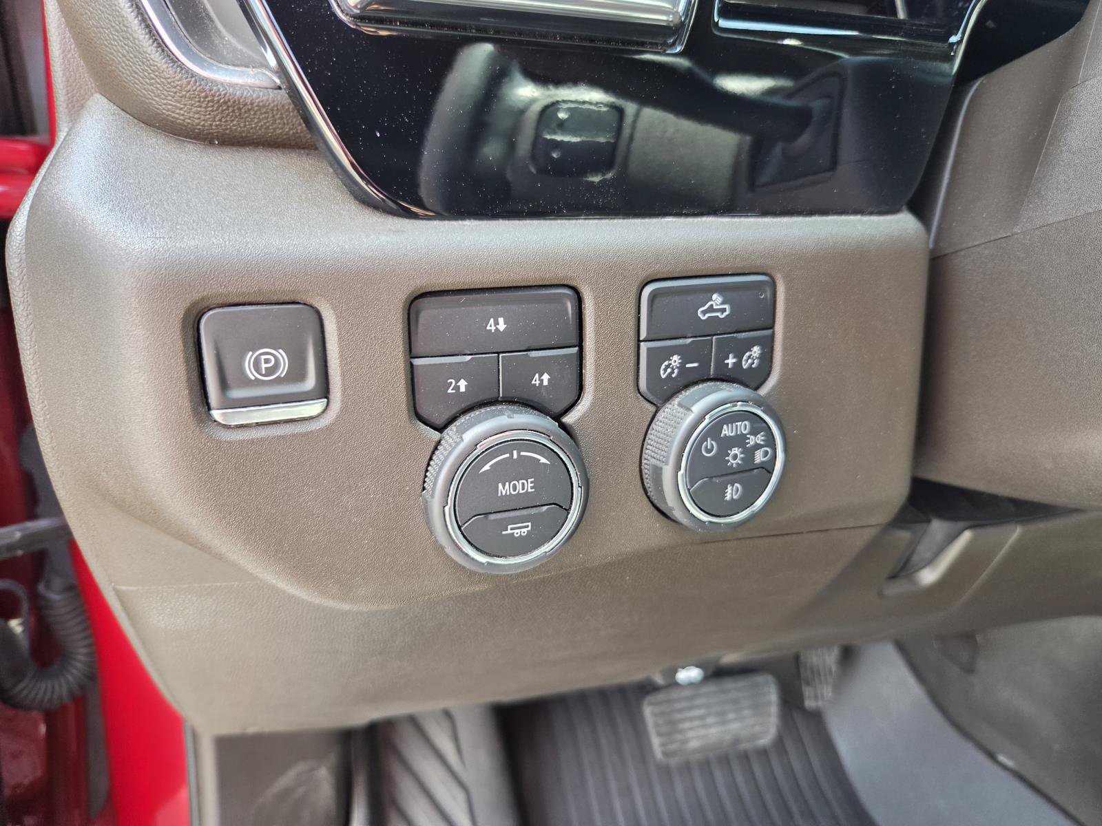 Used 2024 Chevrolet Silverado 2500 LT AWD/4WD image 17