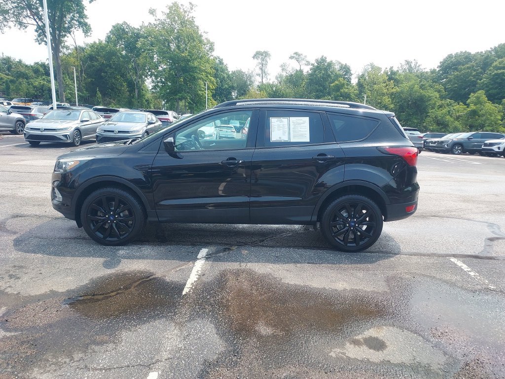 Used 2019 Ford Escape SE AWD/4WD image 2