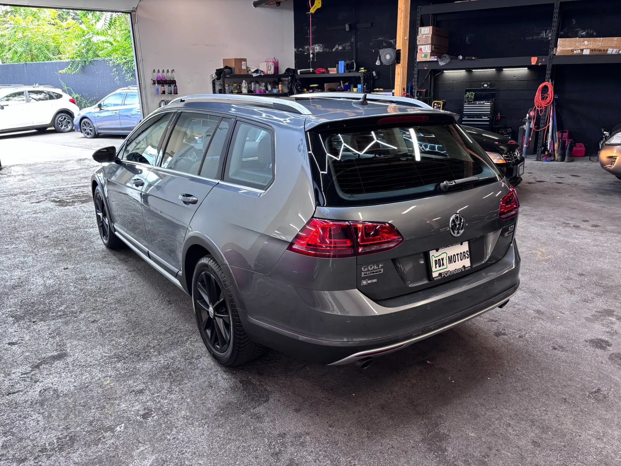 Used 2017 Volkswagen Golf Alltrack SE AWD/4WD image 5