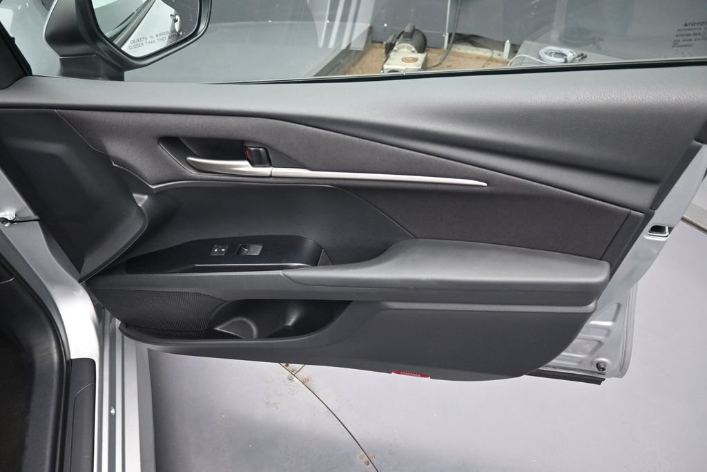 Used 2025 Toyota Camry LE FWD image 32