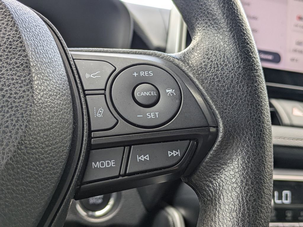 Used 2024 Toyota RAV4 XLE image 25