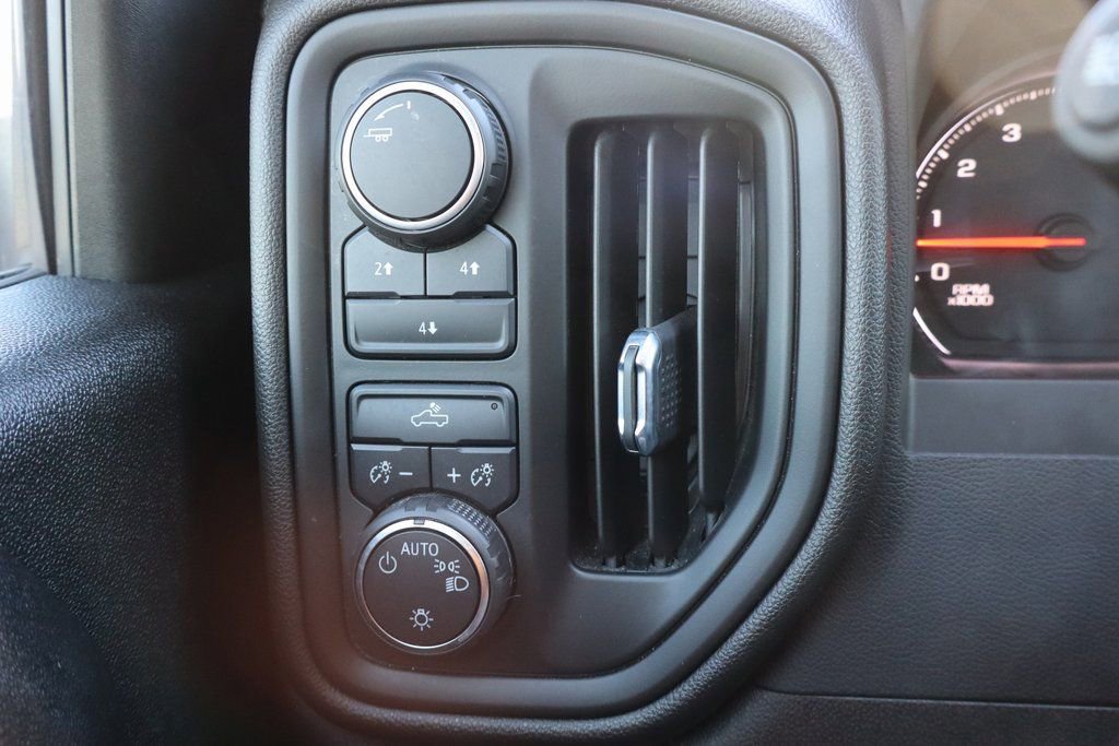 Used 2024 Chevrolet Silverado 2500 Custom w/ Custom Convenience Package image 9