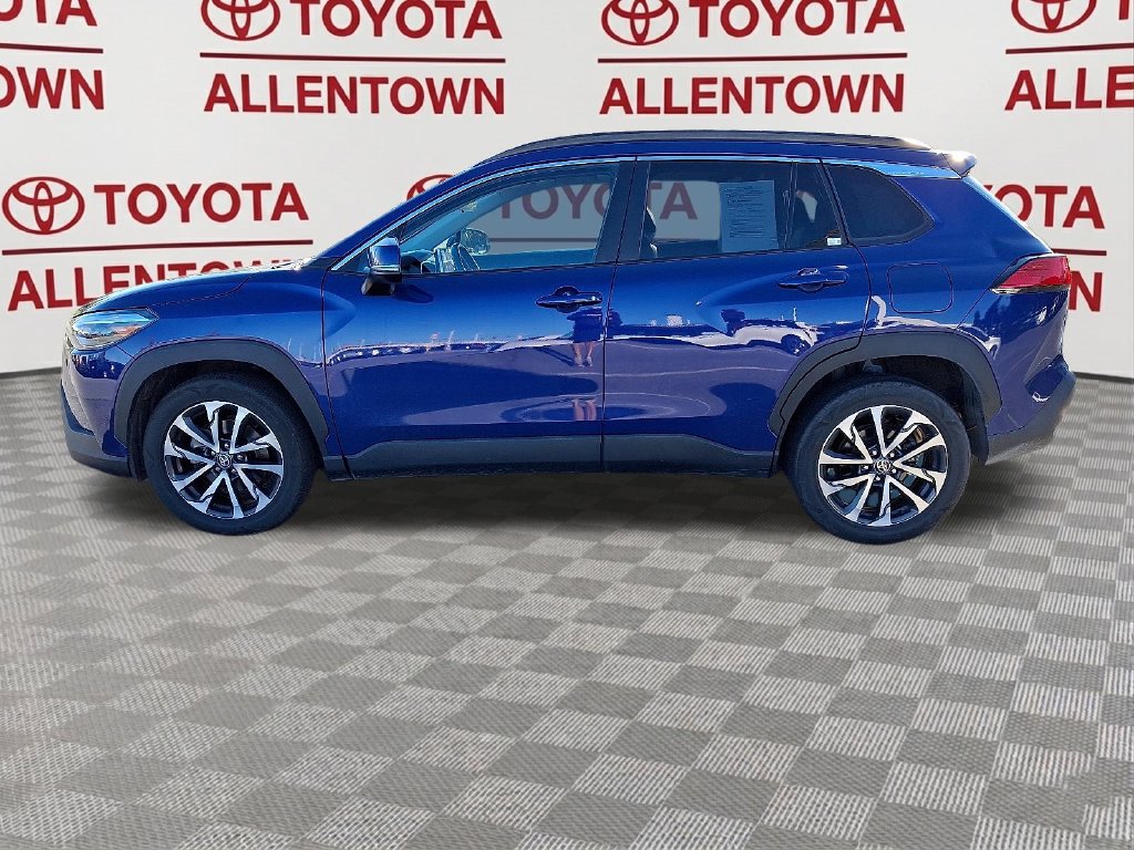 Used 2024 Toyota Corolla Cross XLE w/ Convenience Package AWD/4WD image 4
