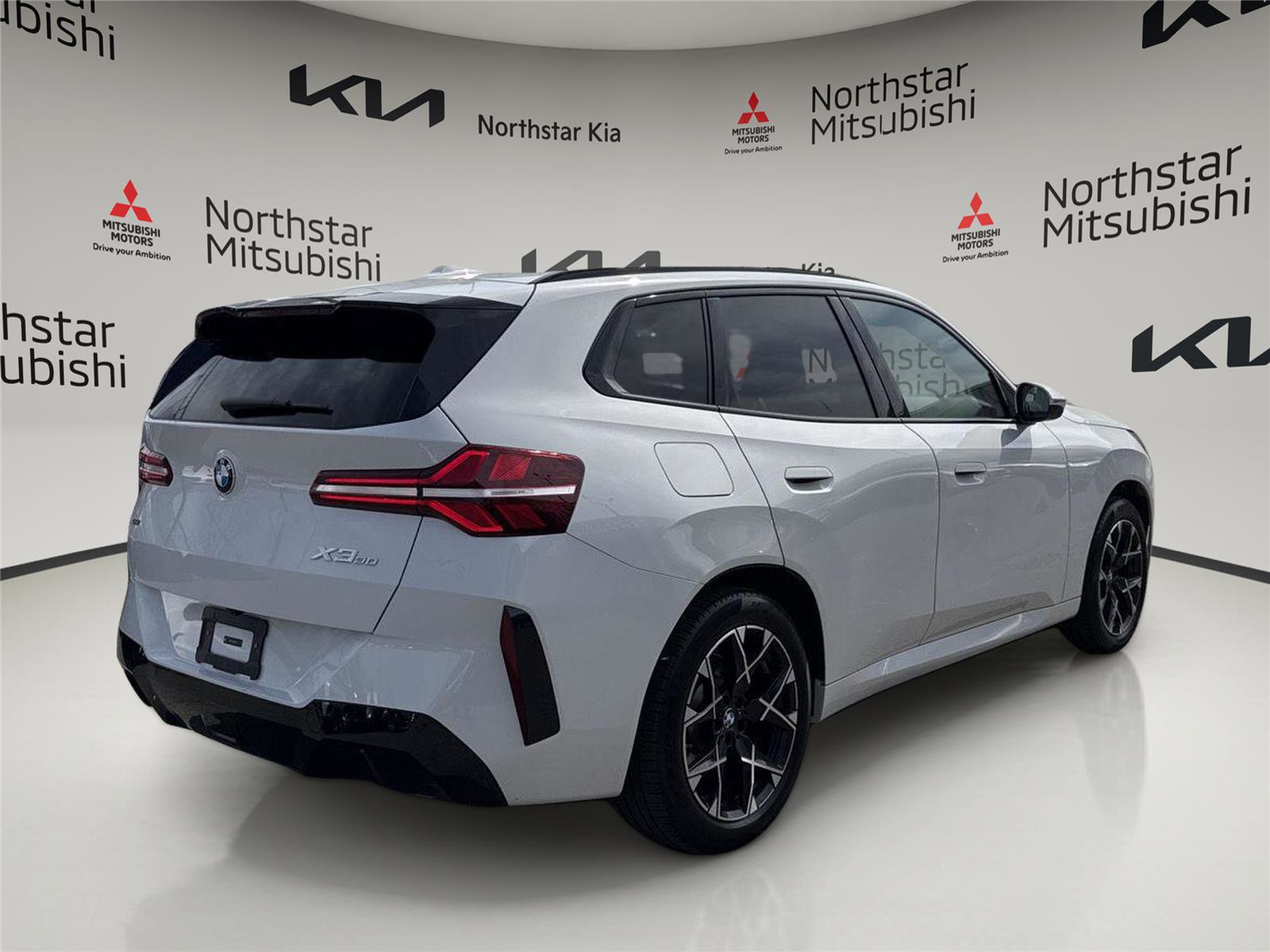 Used 2025 BMW X3 xDrive30i w/ Premium Package image 5