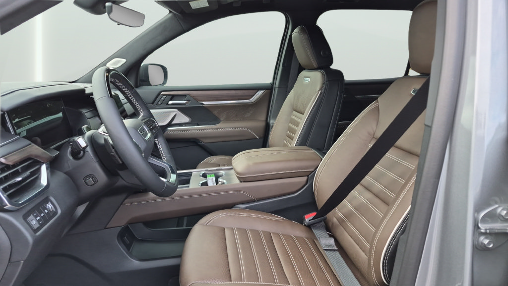 New 2027 GMC Acadia Denali Ultimate w/ LPO, Floor Liner Package AWD/4WD image 11