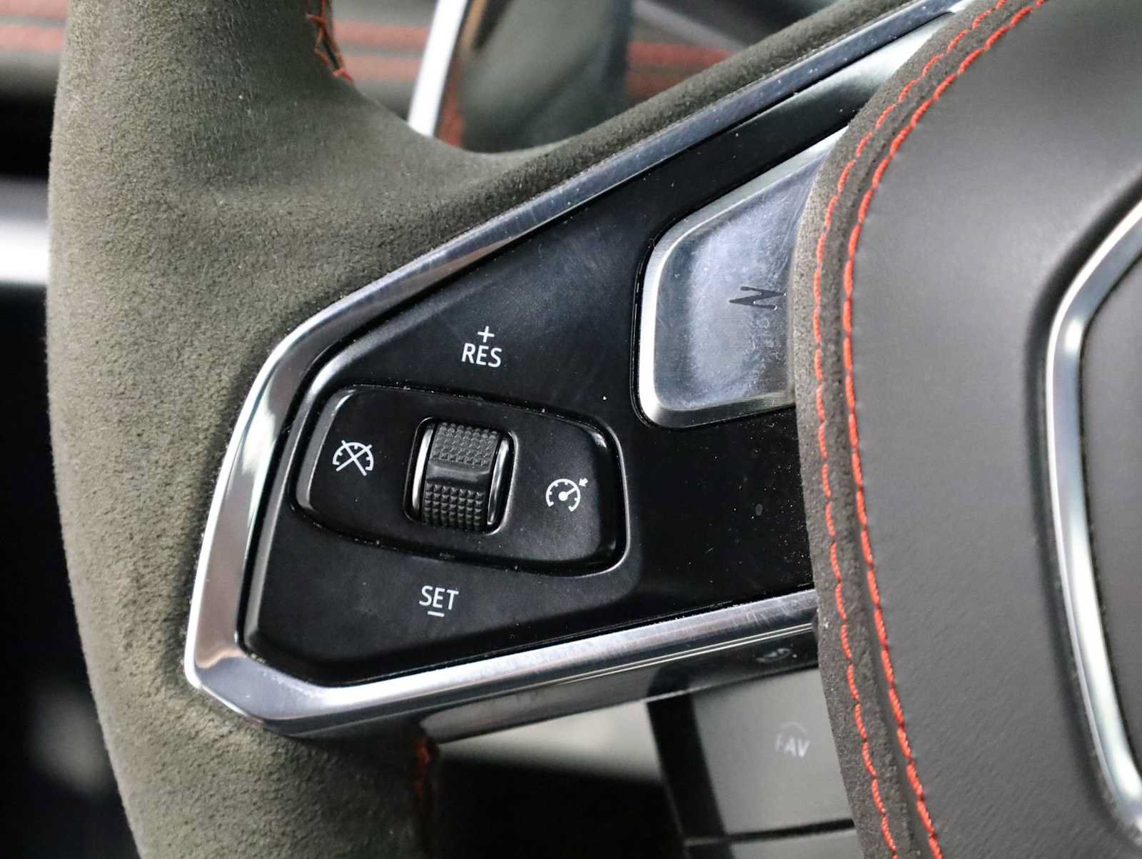 Used 2023 Chevrolet Corvette Stingray Premium Conv w/ Z51 Performance Package RWD image 23