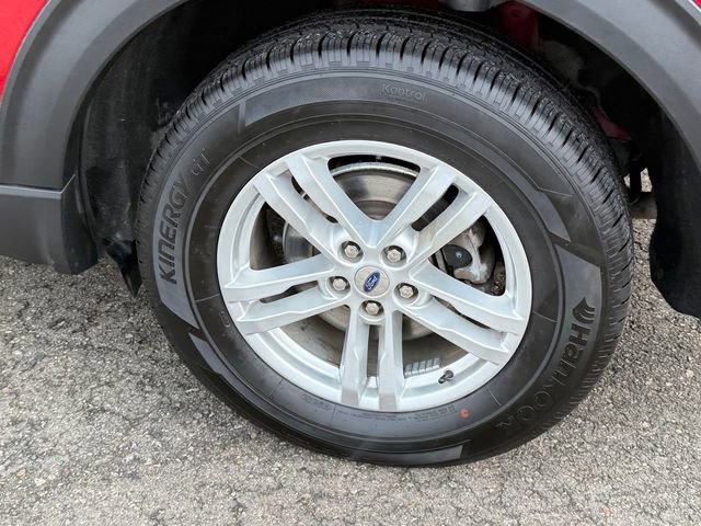 Certified 2023 Ford Explorer XLT w/ Equipment Group 202A image 5