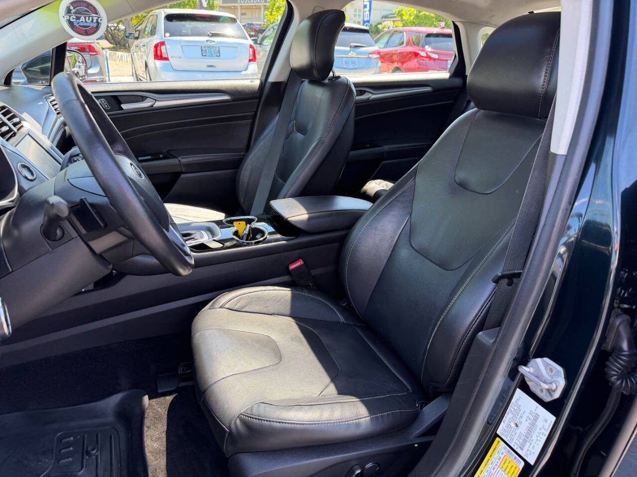 Used 2014 Ford Fusion Titanium FWD image 7