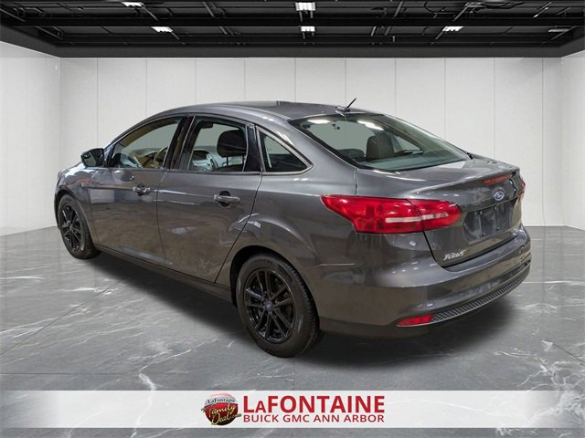 Used 2018 Ford Focus SE w/ SE Winter Package image 3