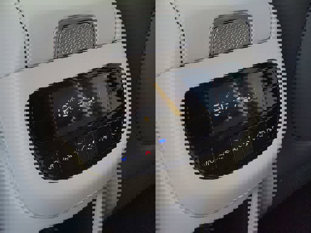 New 2026 Hyundai Ioniq 9 SE image 13