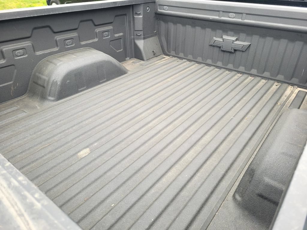 Used 2022 Chevrolet Silverado 1500 LT AWD/4WD image 7