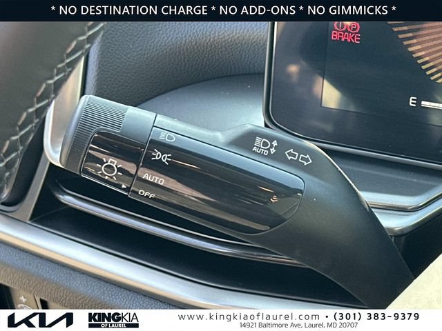 Used 2026 Kia Sorento LX FWD image 11