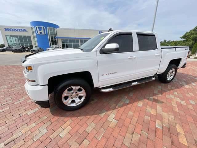 Used 2017 Chevrolet Silverado 1500 LT w/ All Star Edition AWD/4WD image 27