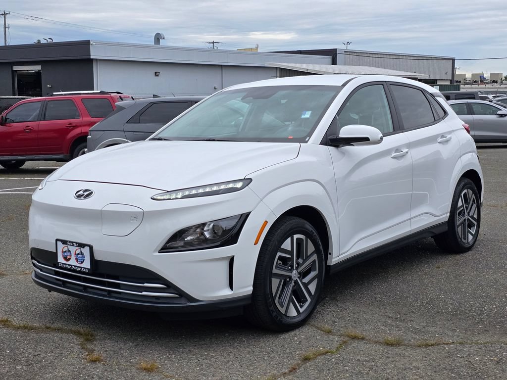 Used 2023 Hyundai Kona SE FWD image 3