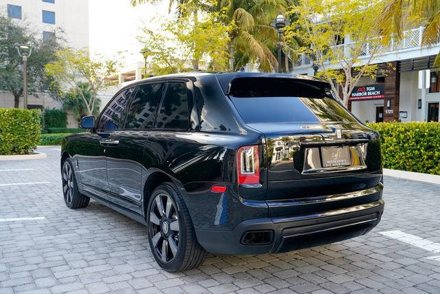 Used 2023 Rolls-Royce Cullinan w/ Cullinan Package image 20