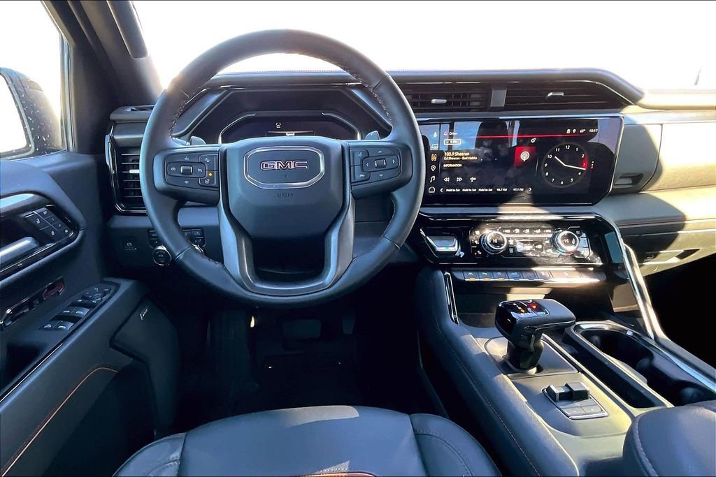 Used 2025 GMC Sierra 1500 AT4 w/ AT4 Premium Package AWD/4WD image 6
