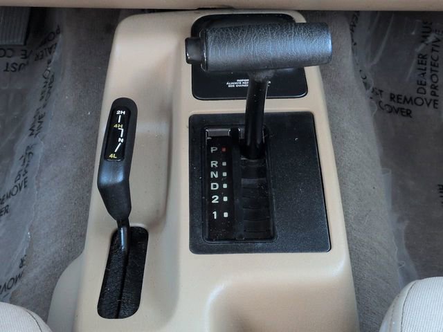 Used 2002 Jeep Wrangler Sahara AWD/4WD image 19