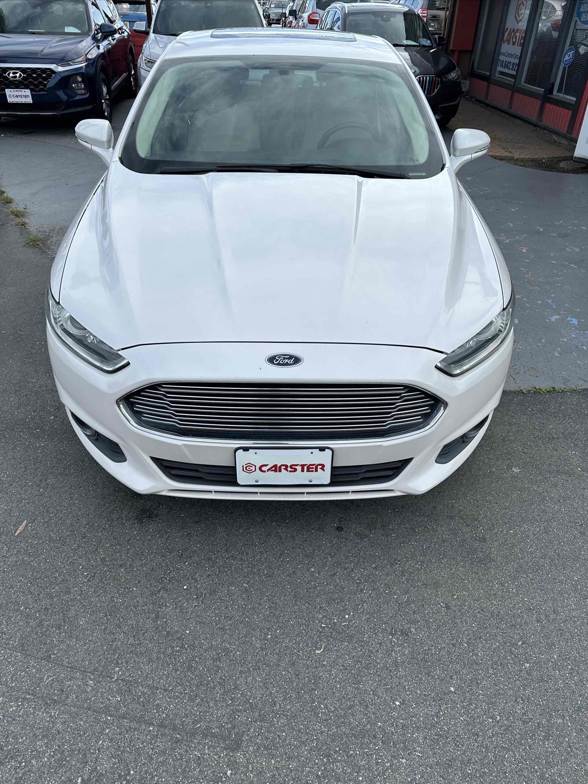 Used 2014 Ford Fusion SE w/ Equipment Group 202A image 2