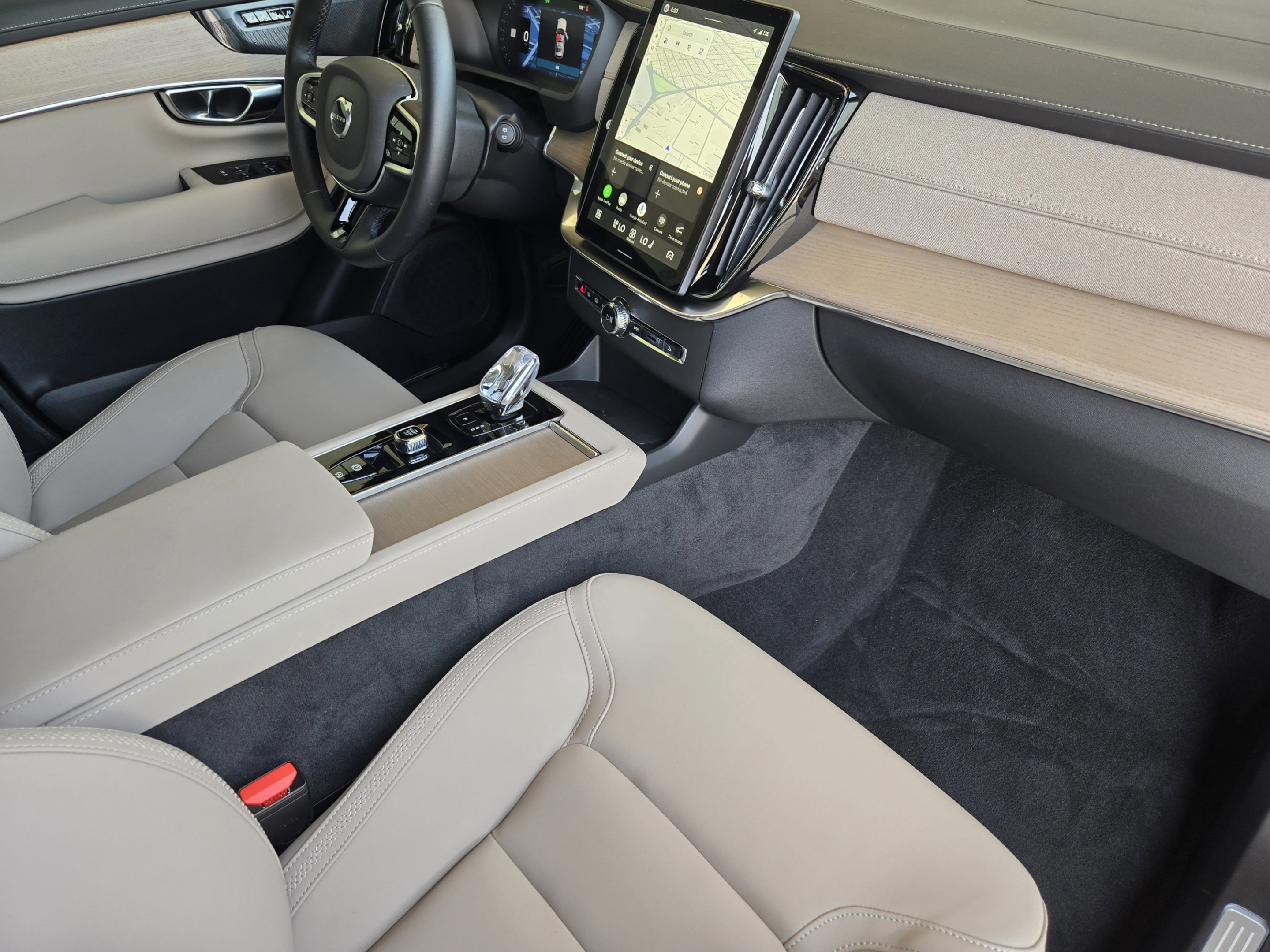 Certified 2026 Volvo XC90 B6 Plus w/ Protection Package Premier AWD/4WD image 12