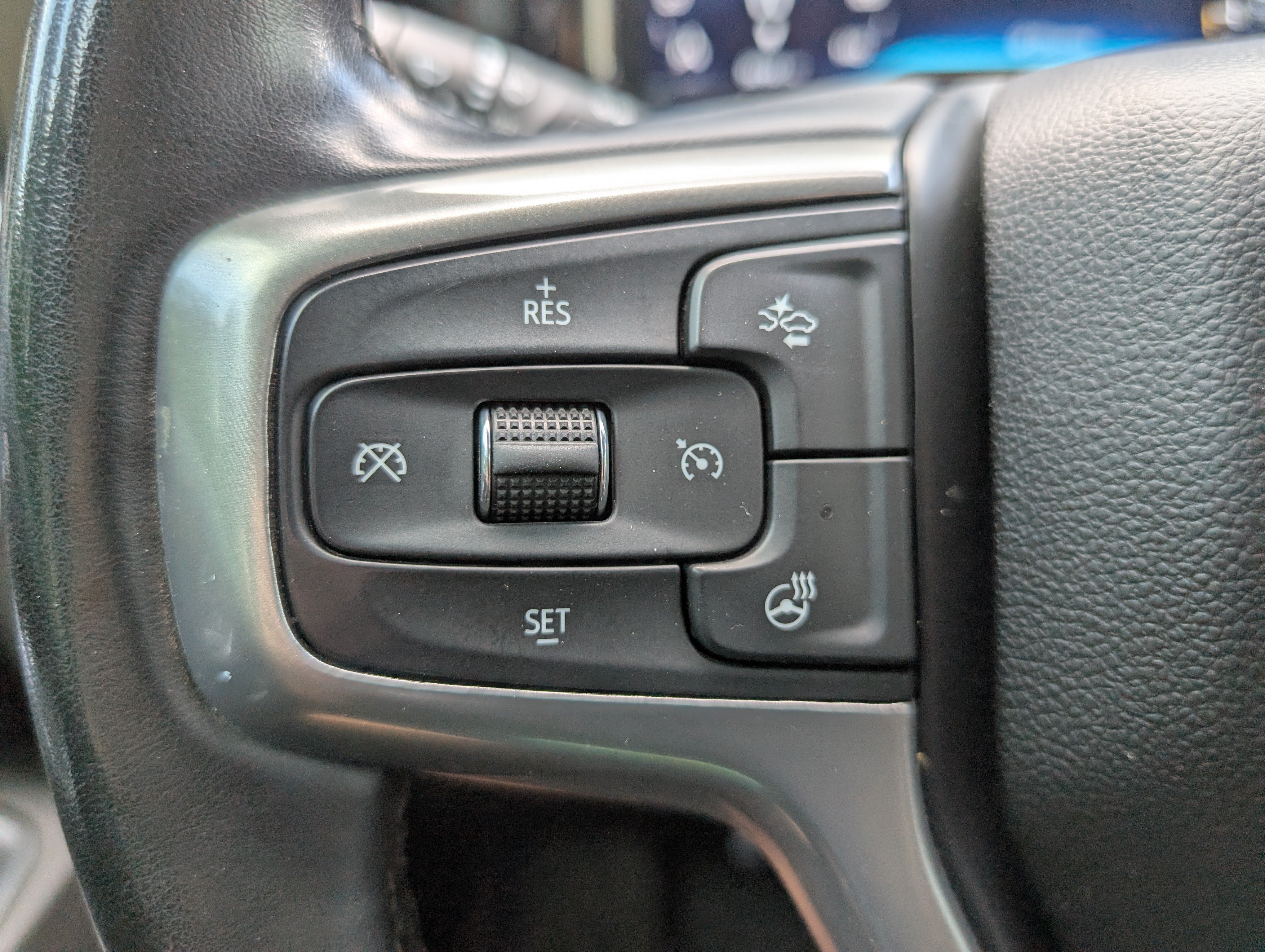 Used 2024 Chevrolet Silverado 2500 LT AWD/4WD image 32