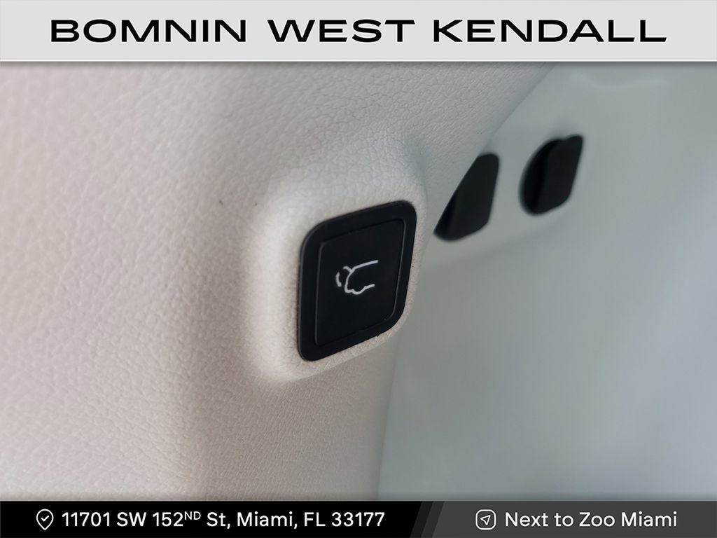 Used 2020 Jeep Cherokee Limited image 13