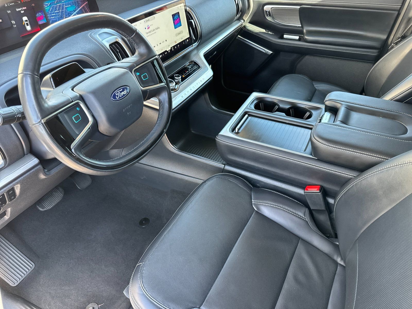 Used 2025 Ford Expedition Max Platinum w/ Driver's Package image 11