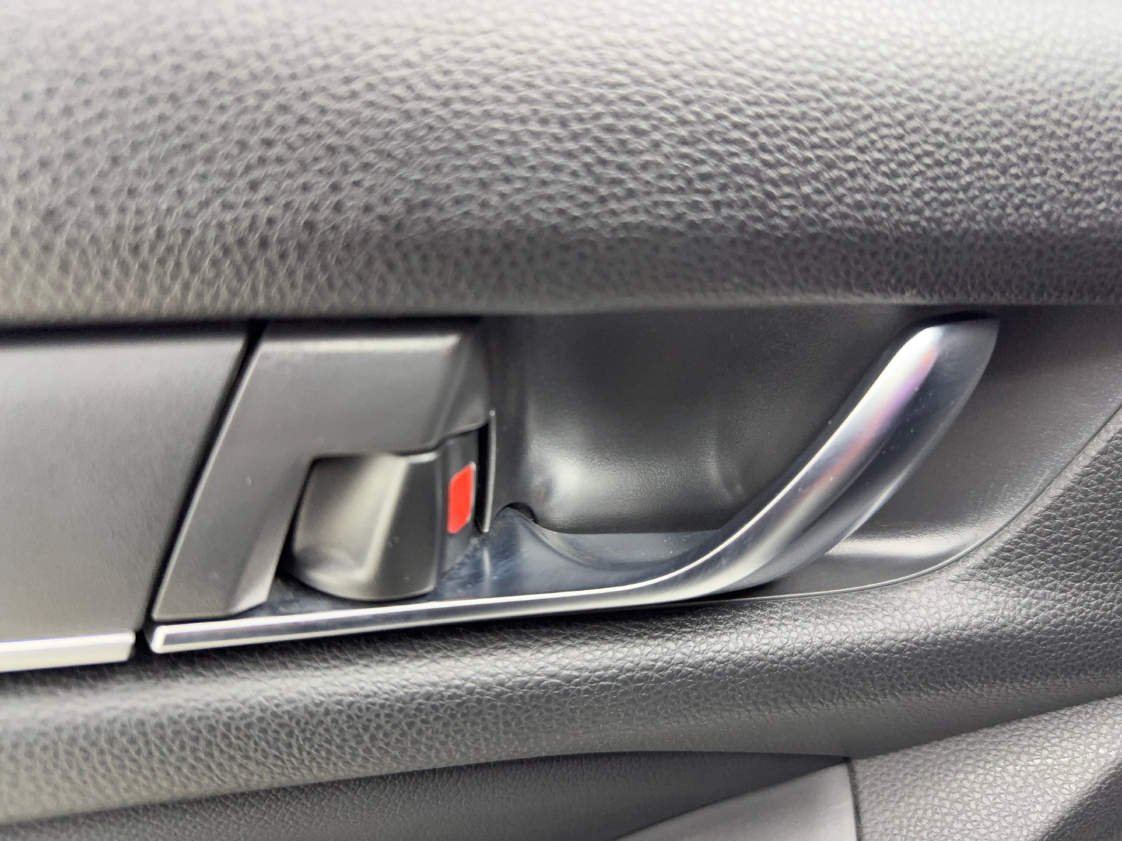 Used 2018 Honda Accord EX image 43