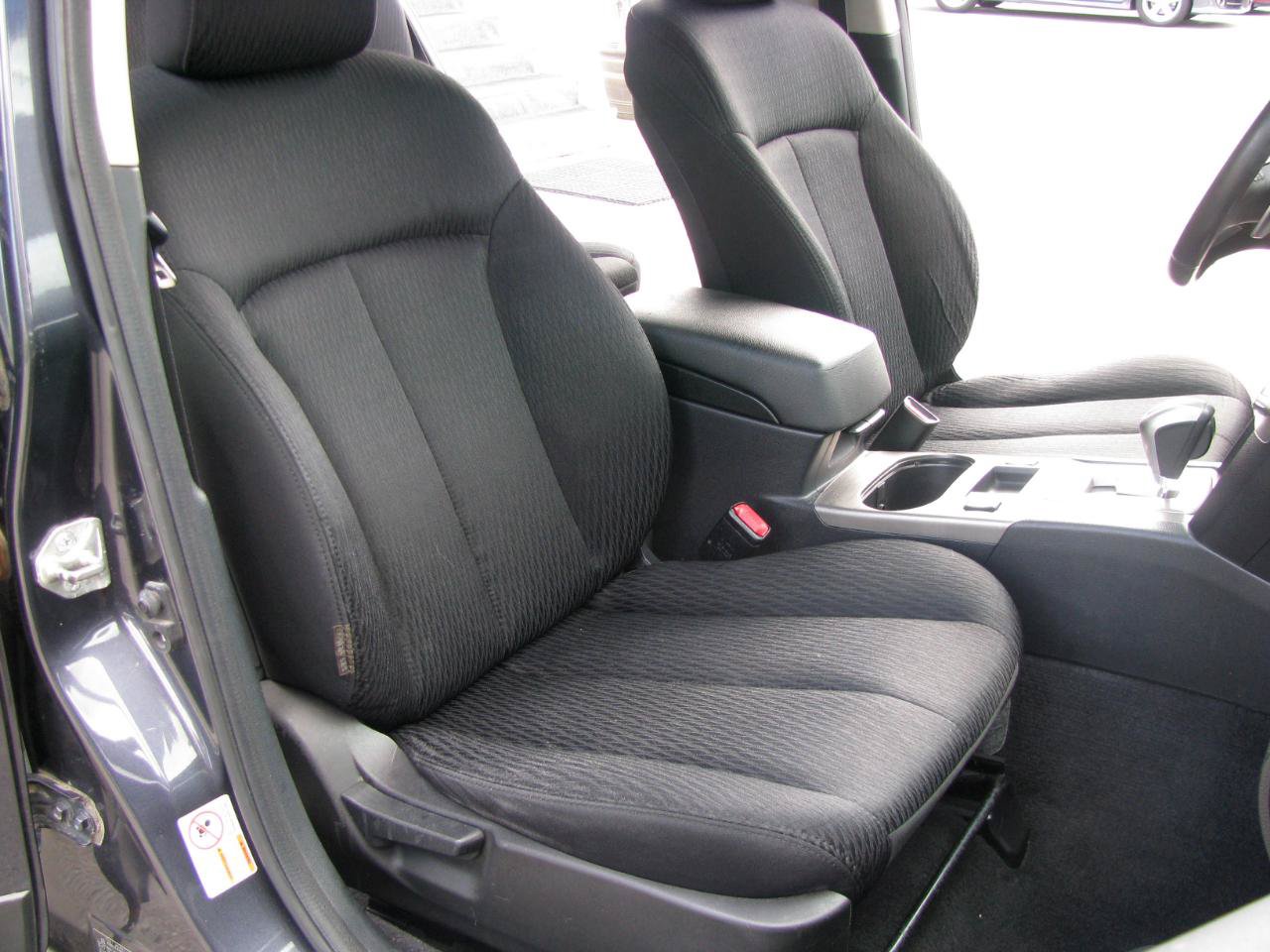 Used 2010 Subaru Outback 2.5i Premium AWD/4WD image 12