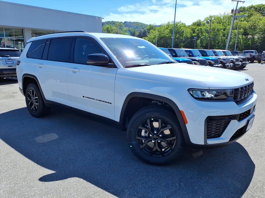 New 2026 Jeep Grand Cherokee L 4WD image 2