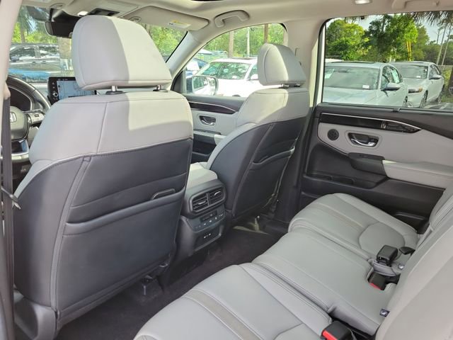 Certified 2024 Honda Pilot Touring image 10