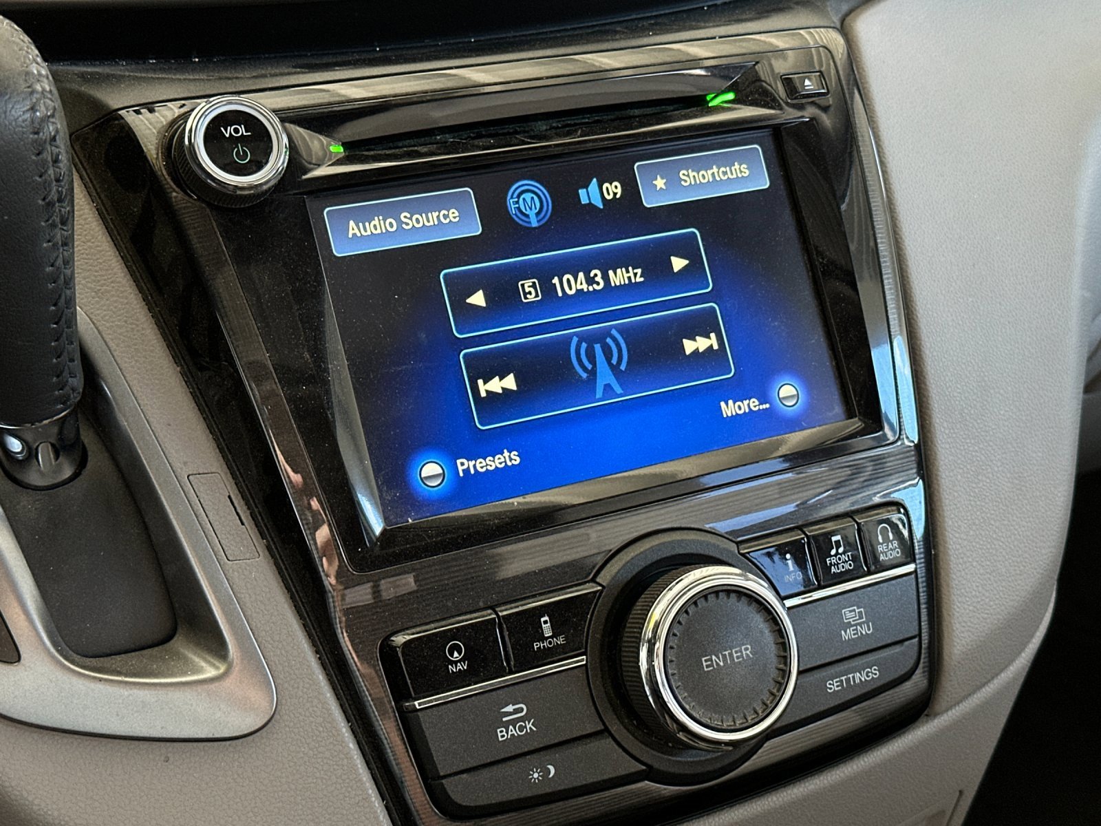 Used 2014 Honda Odyssey Touring image 22