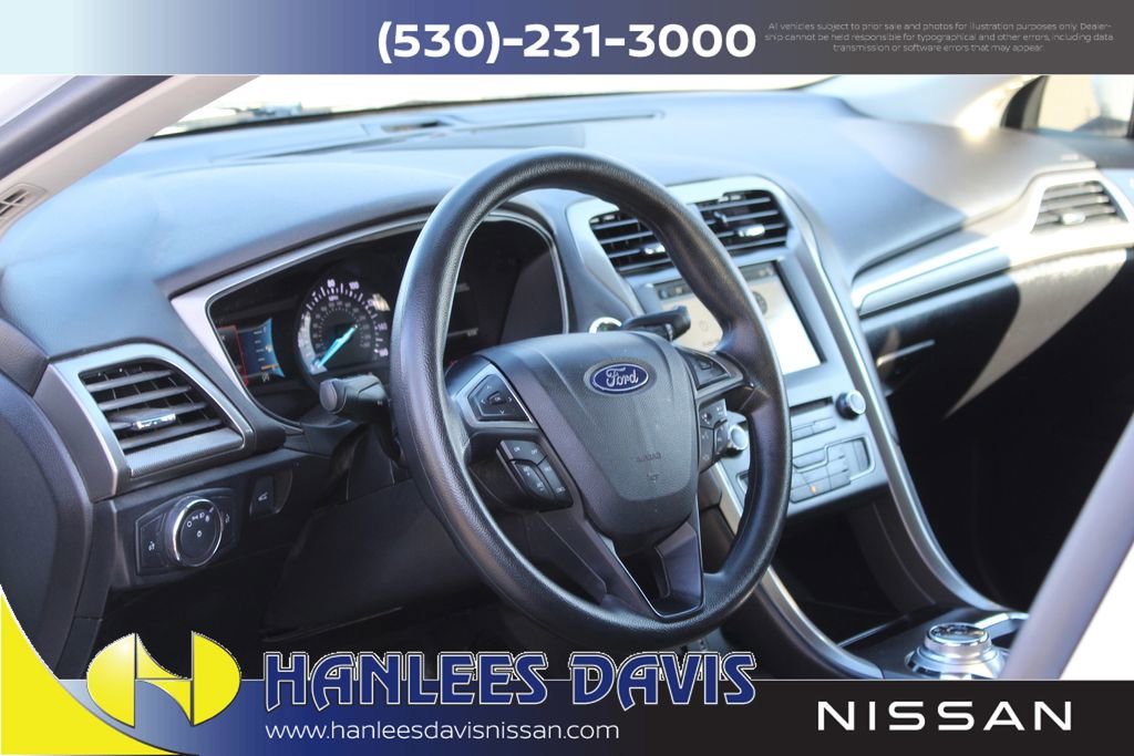 Used 2018 Ford Fusion SE w/ Fusion SE Technology Package image 11