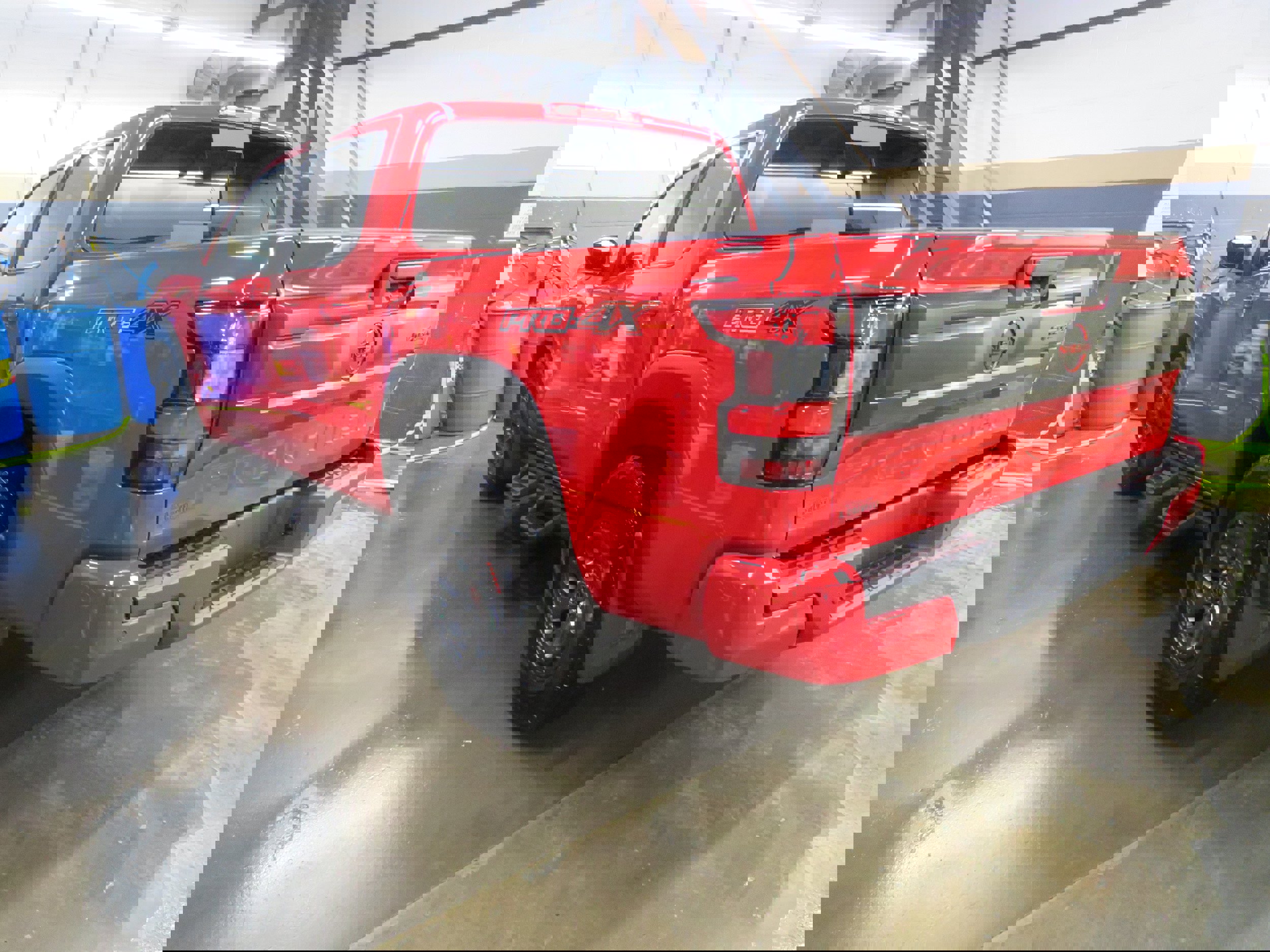 Used 2025 Nissan Frontier PRO-4X image 4