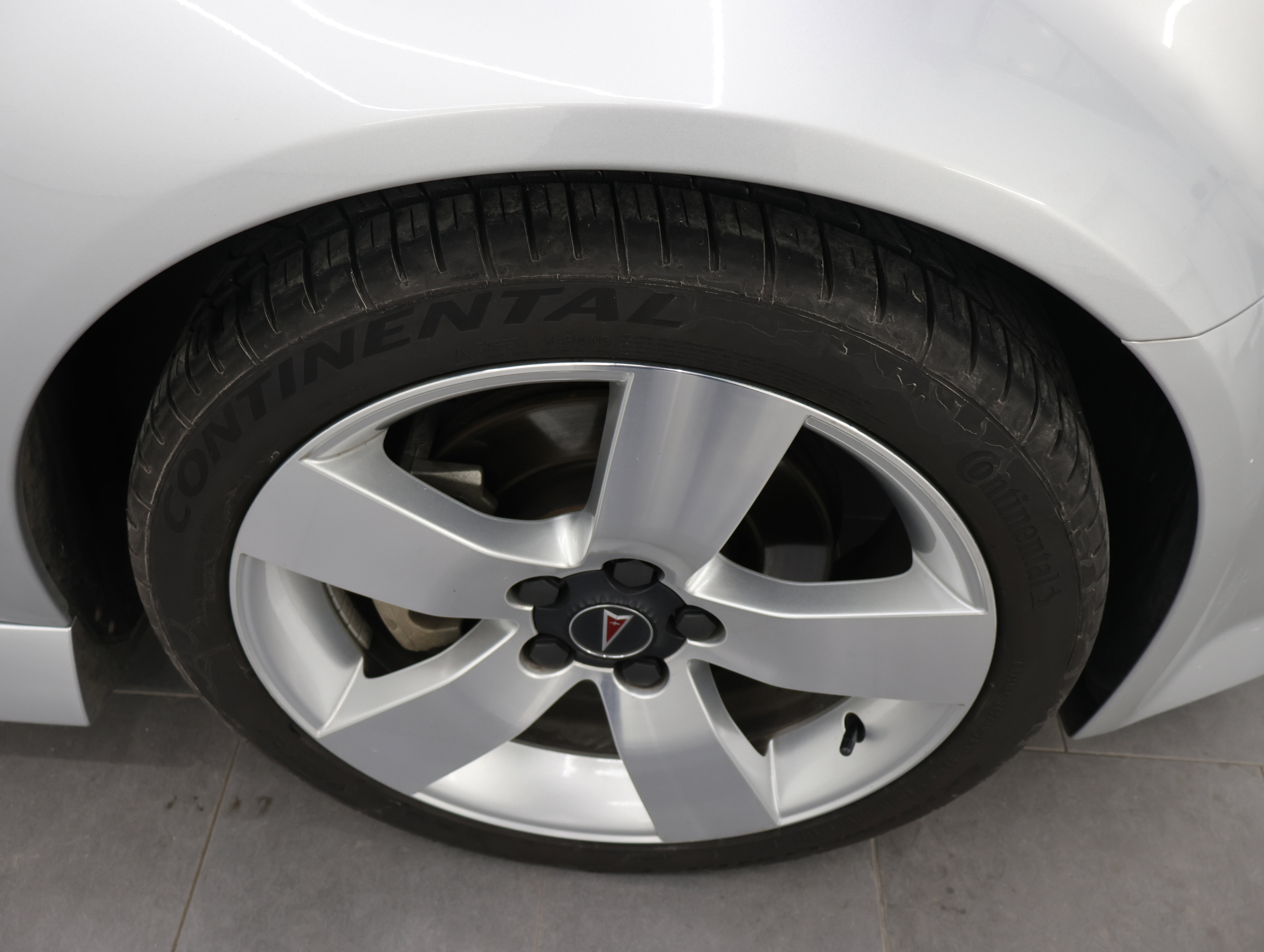 Used 2009 Pontiac G8 GT w/ Premium Package RWD image 3