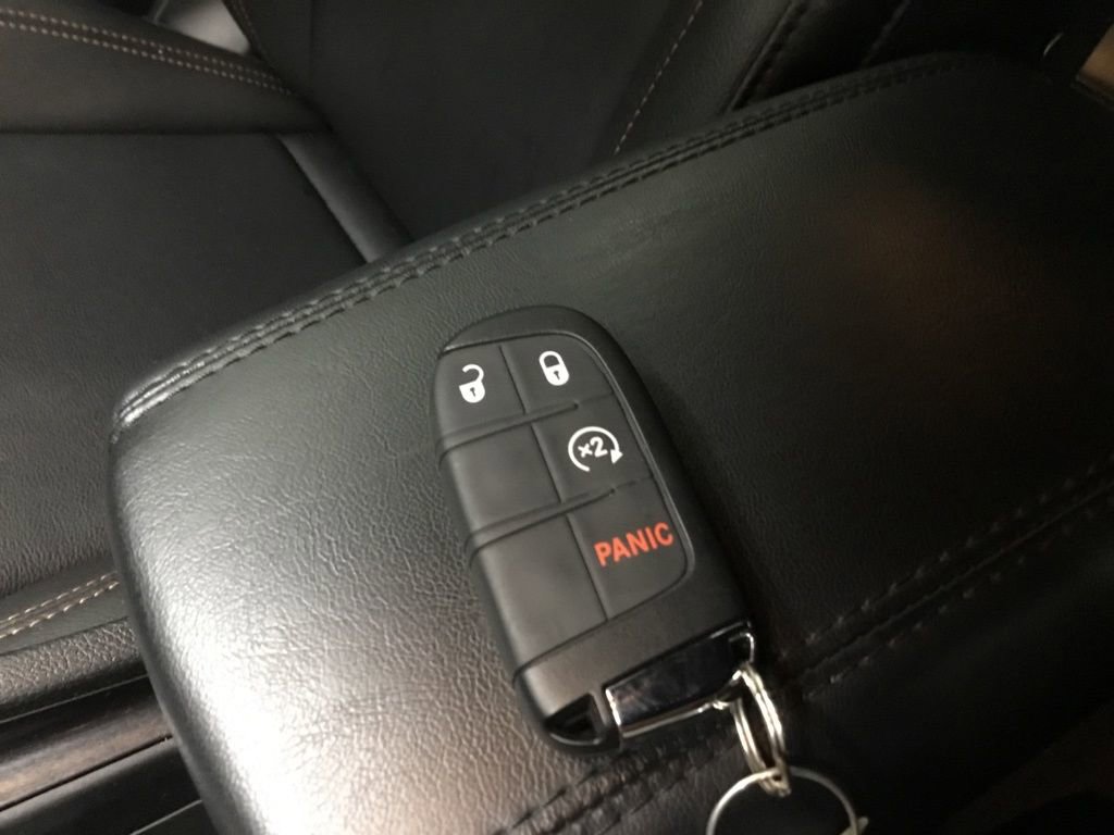 Used 2024 Jeep Compass Latitude image 10