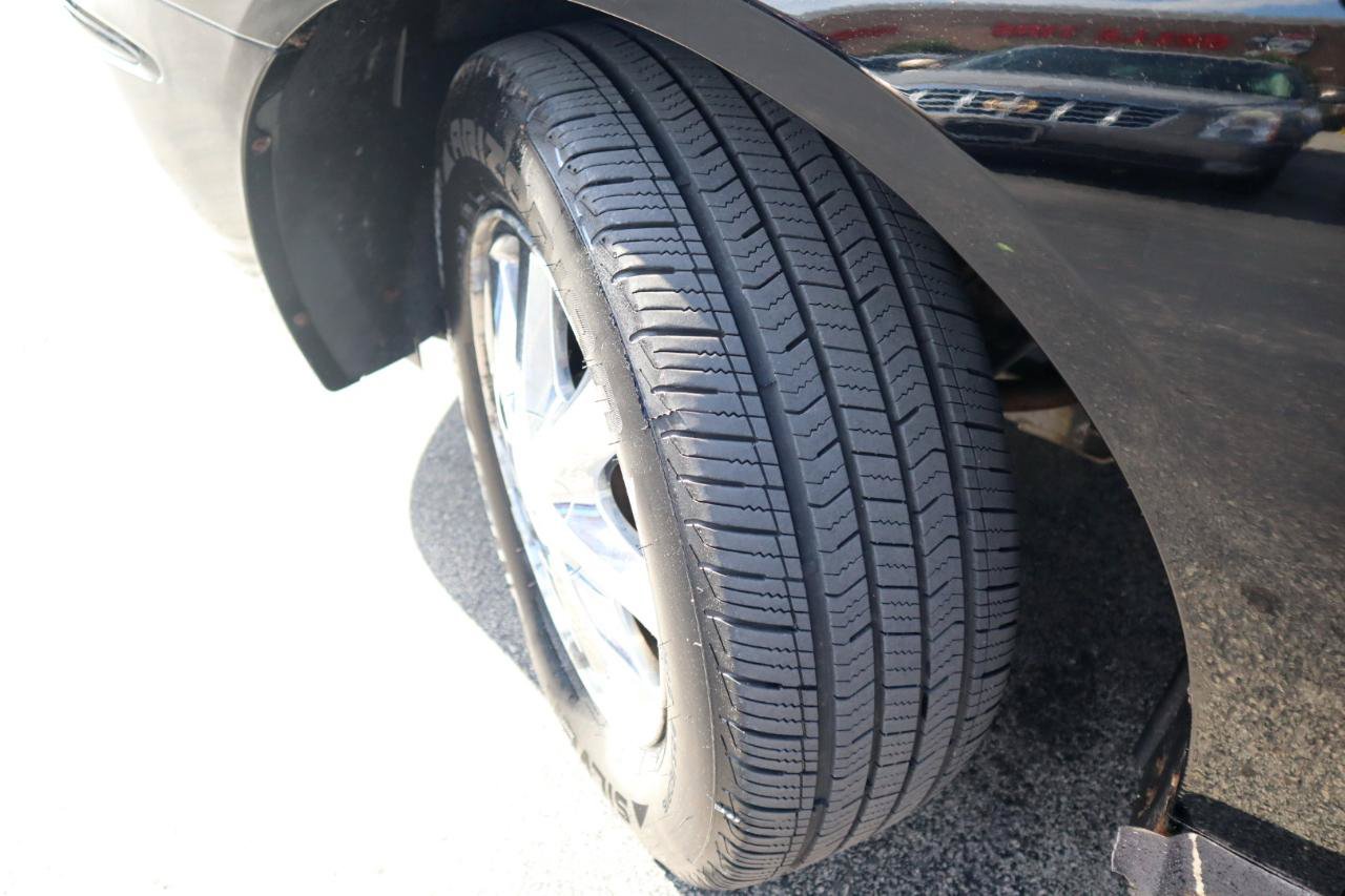 Used 2005 Buick LaCrosse CXL w/ Gold Convenience Package FWD image 19