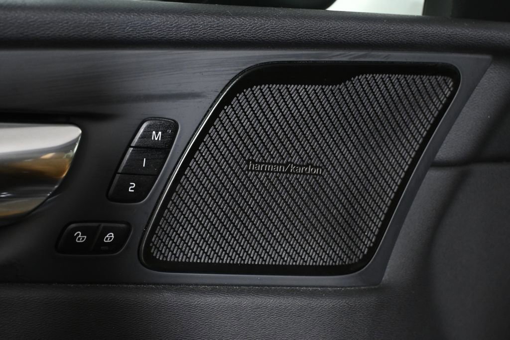 Used 2021 Volvo XC60 T5 Inscription w/ Climate Package image 30