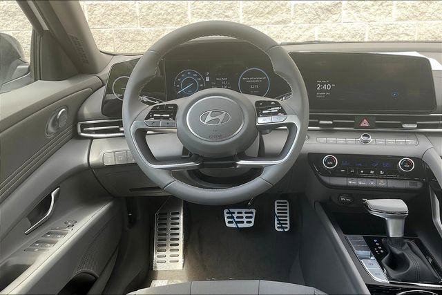New 2025 Hyundai Elantra SEL image 14