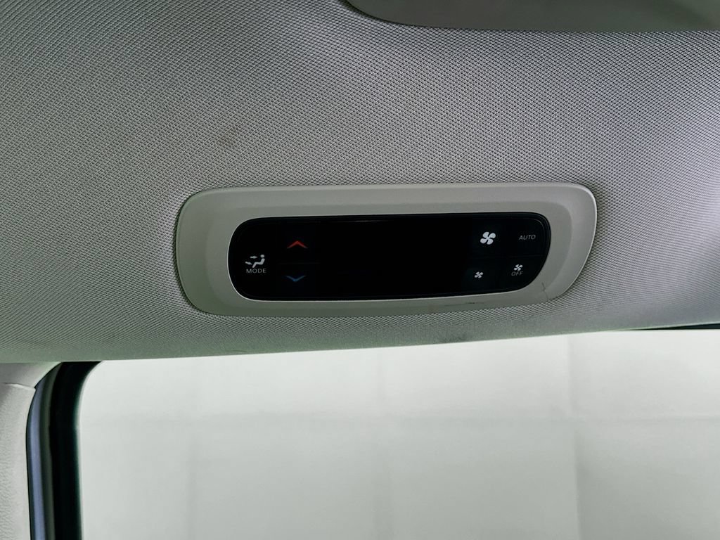 Certified 2024 Chrysler Pacifica Touring-L FWD image 34
