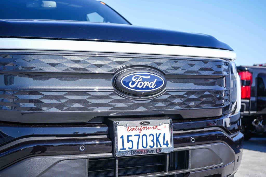 Used 2025 Ford F150 Lightning Platinum AWD/4WD image 5