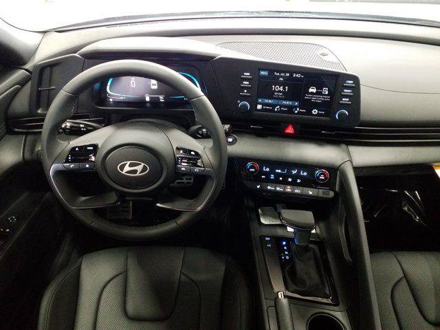 New 2026 Hyundai Elantra SEL Sport FWD image 3